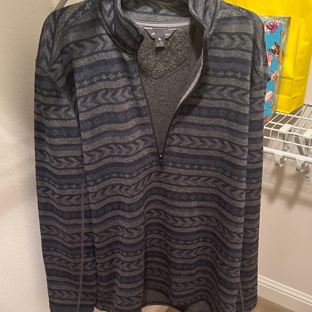 Eddie Bauer Men's Black and Gray Zip Up Sweater